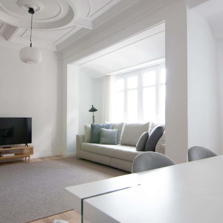 Spacest - Calle del Hospital B - Apartment - 29