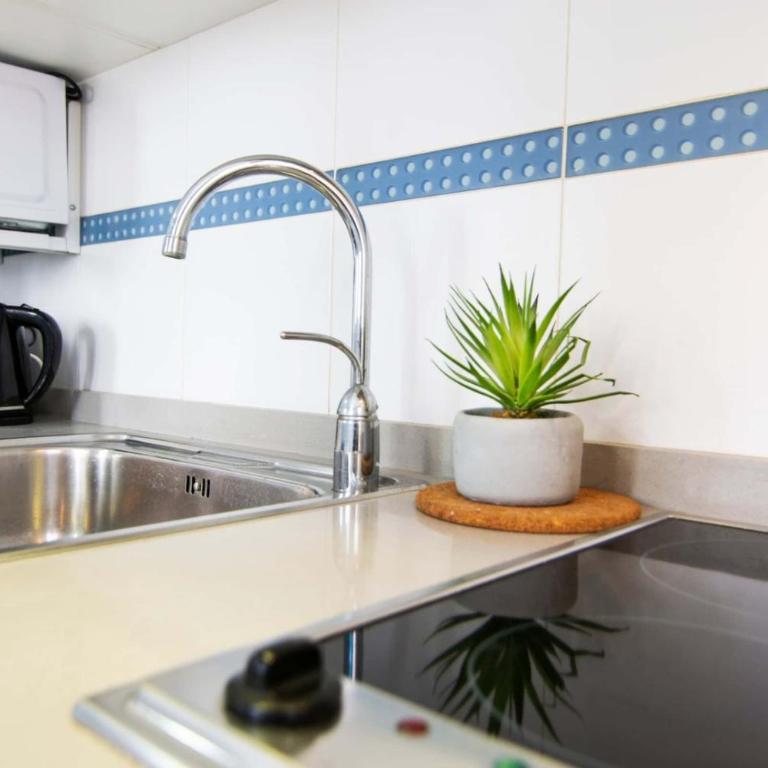 Spacest - Carrer del Poeta Llombart B - Apartment - 17