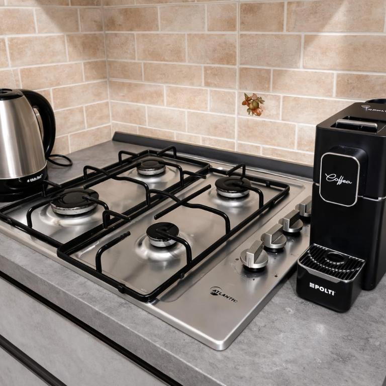 Golden Stay Rome - Golden Room with Private Kitchen and Garden - Close to Metro C - Zimmer mit Kingsize-Bett und Gartenblick. - 21