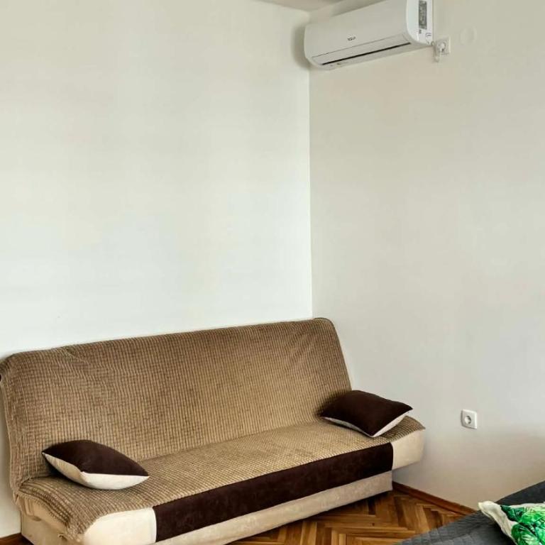 Под старой лозой - Porodična Soba sa Sopstvenim Kupatilom - 2