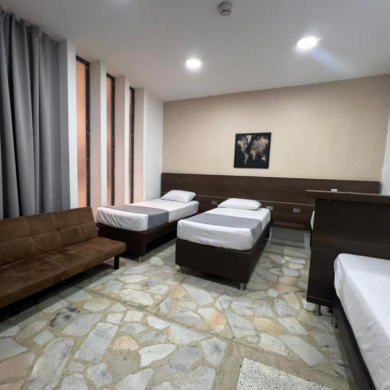 HOTEL A & A SANTA ALEJANDRIA - Habitación Familiar Estándar - 5