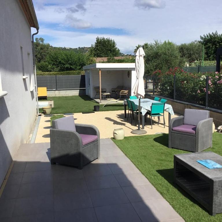 villa Maridel - Three-Bedroom House - 18