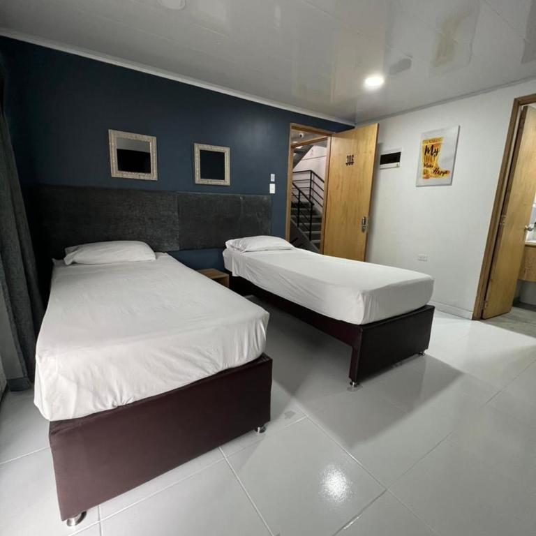 HOTEL A & A SANTA ALEJANDRIA - Habitación Doble Pequeña - 2 camas - 4