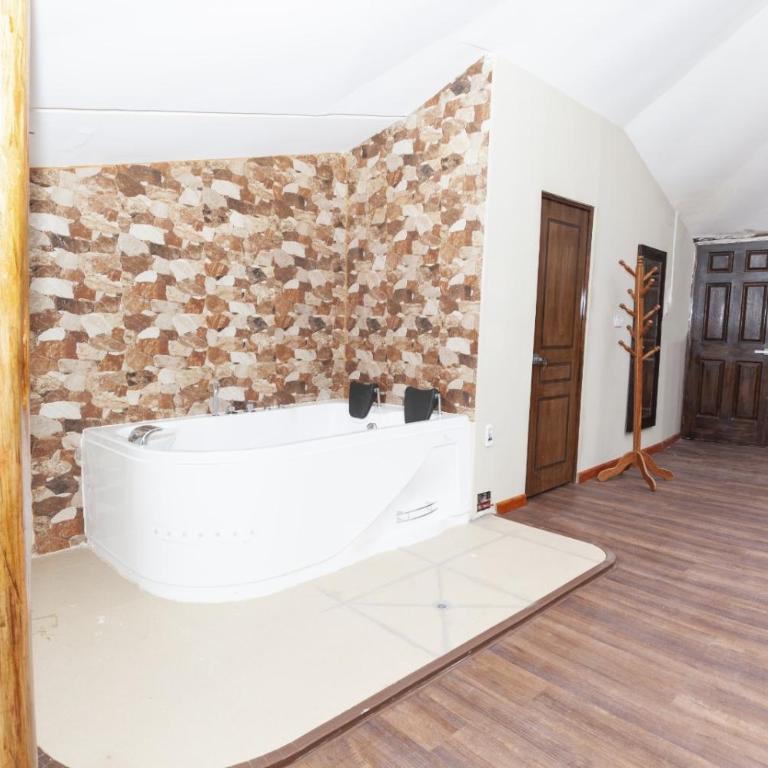 Caisae Eco- Lodge - Double Room with Mountain View - 1
