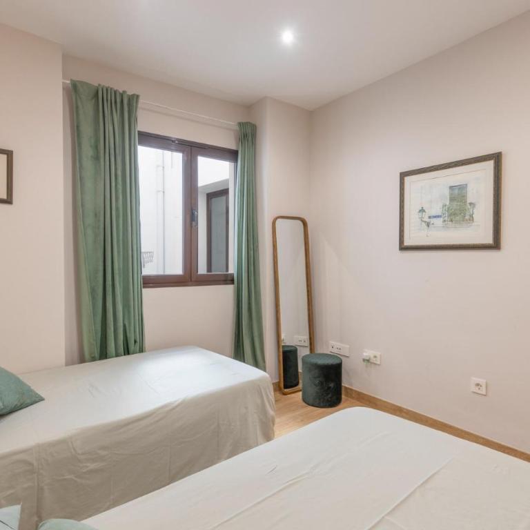 Siesta Real de Cartuja - Three-Bedroom Apartment - 9