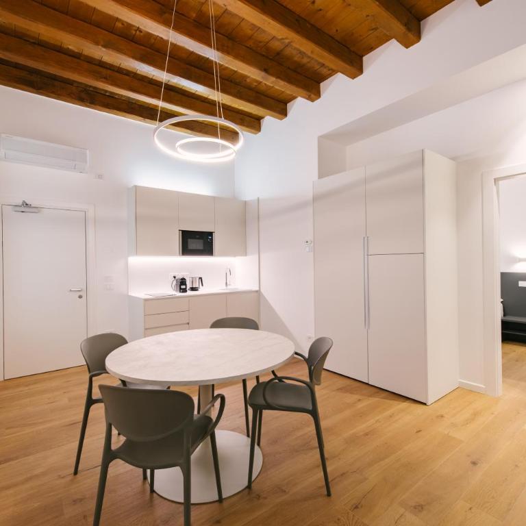 Leoni Suites - Suite Familiare Deluxe - 1