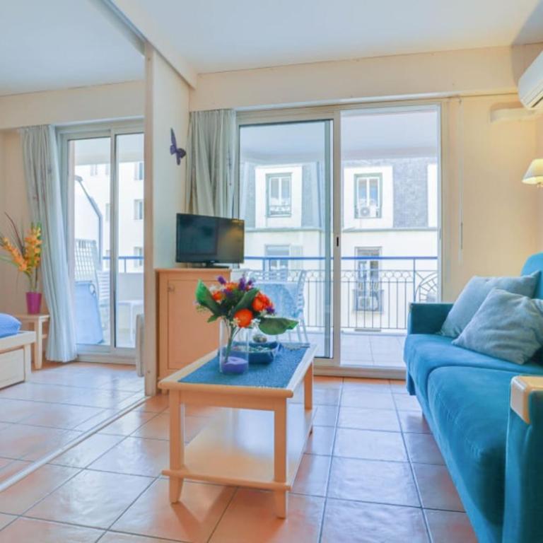 2 pièces plein Centre, Terrasse, Parking - One-Bedroom Apartment with Terrace - 1