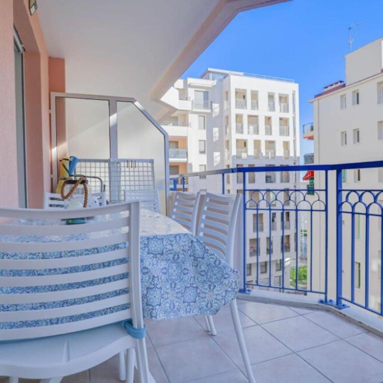 2 pièces plein Centre, Terrasse, Parking - One-Bedroom Apartment with Terrace - 12