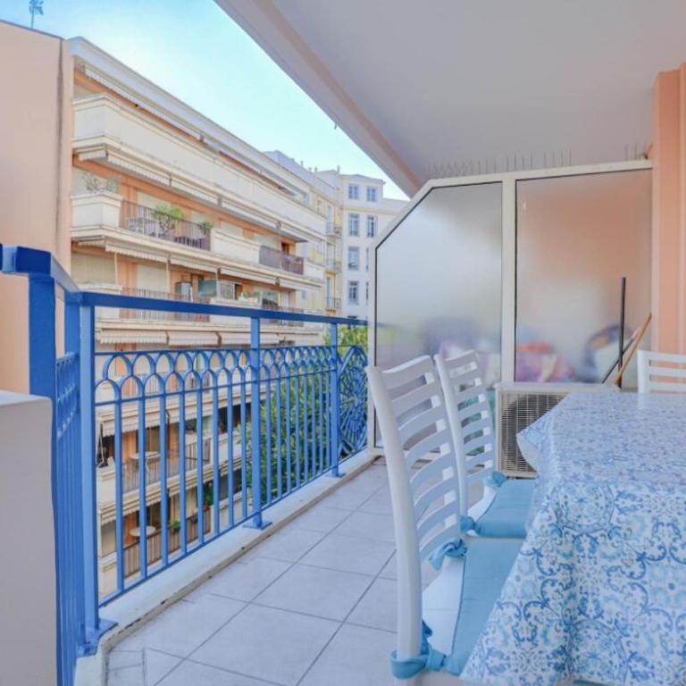 2 pièces plein Centre, Terrasse, Parking - One-Bedroom Apartment with Terrace - 16