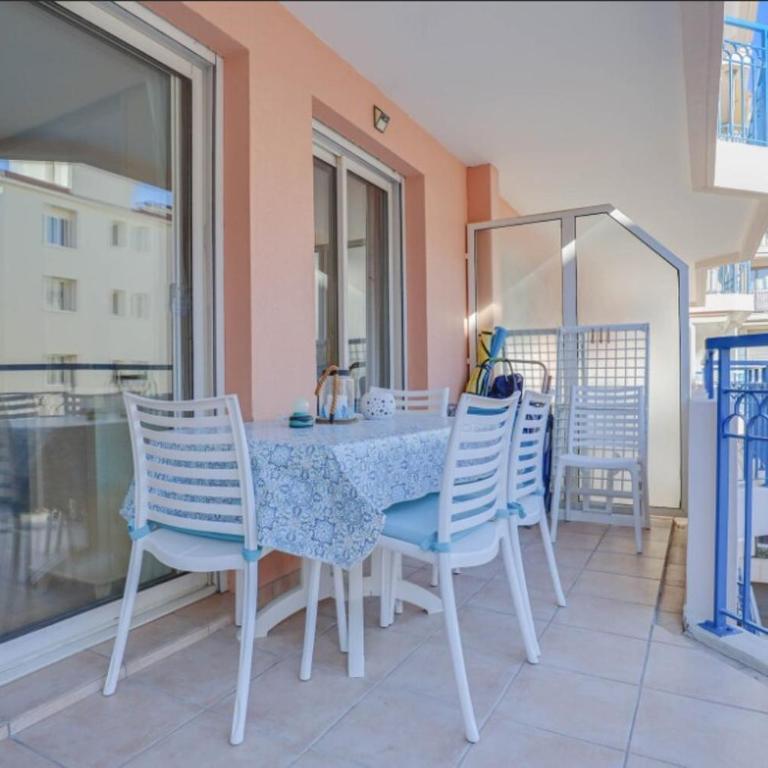 2 pièces plein Centre, Terrasse, Parking - One-Bedroom Apartment with Terrace - 20
