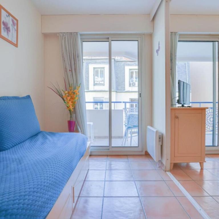 2 pièces plein Centre, Terrasse, Parking - One-Bedroom Apartment with Terrace - 31