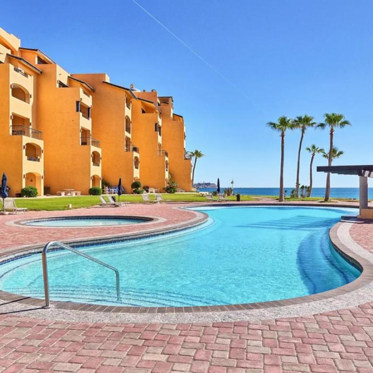 Two-Story 2-Bedroom Beachfront Penthouse at Princesa Resort - BeachBumCondos - Apartamento de 2 dormitorios - 9