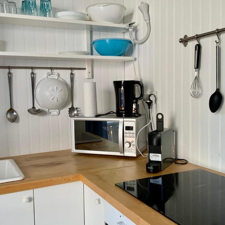 Le Petit Ponant- Studio cosy avec vue sur l'étang et piscine ! - Appartement - 5