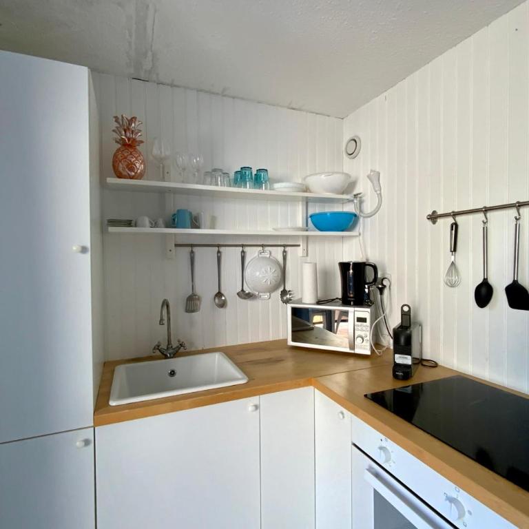 Le Petit Ponant- Studio cosy avec vue sur l'étang et piscine ! - Appartement - 7