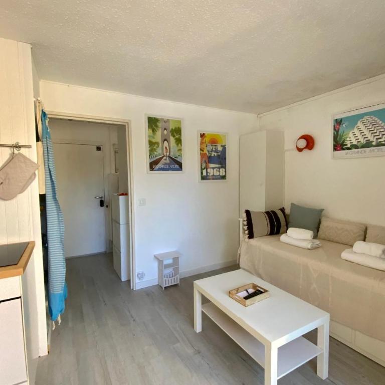 Le Petit Ponant- Studio cosy avec vue sur l'étang et piscine ! - Appartement - 14