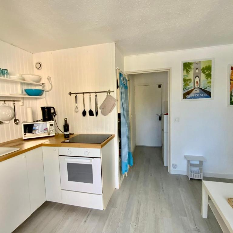 Le Petit Ponant- Studio cosy avec vue sur l'étang et piscine ! - Appartement - 15