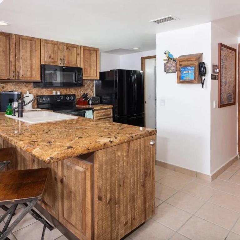 Two-Story 3-Bedroom Beachfront Penthouse at Princesa Resort - BeachBumCondos - Apartamento - 22