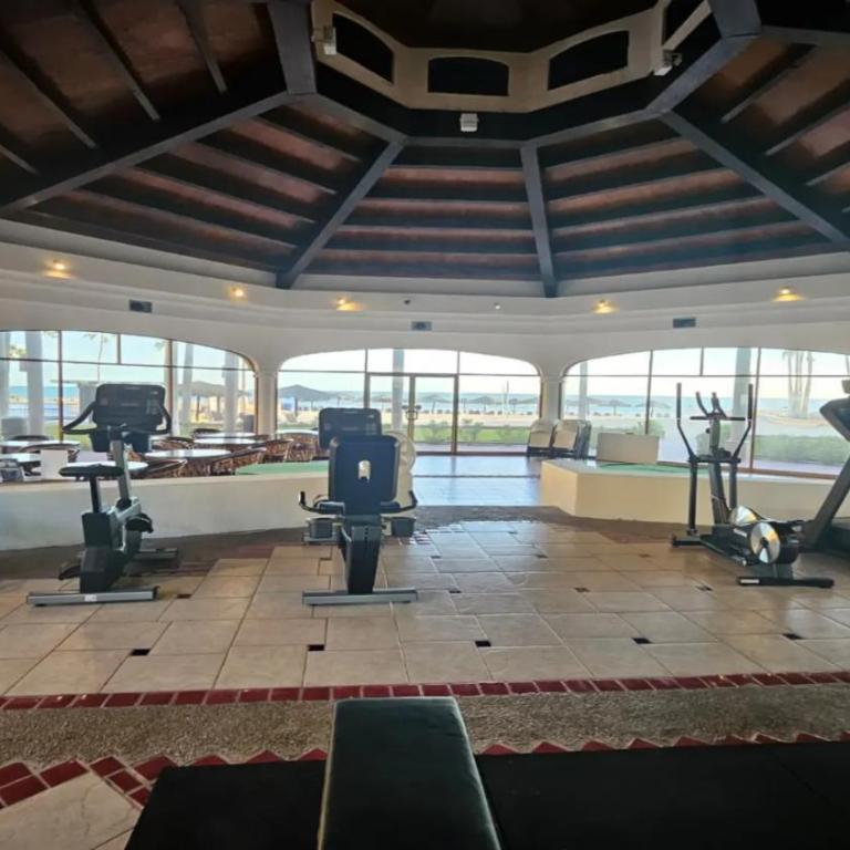 Two-Story 3-Bedroom Beachfront Penthouse at Princesa Resort - BeachBumCondos - Apartamento - 50