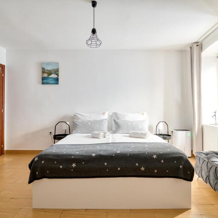 Lana & Ena Apartments - One-Bedroom Apartment - 12