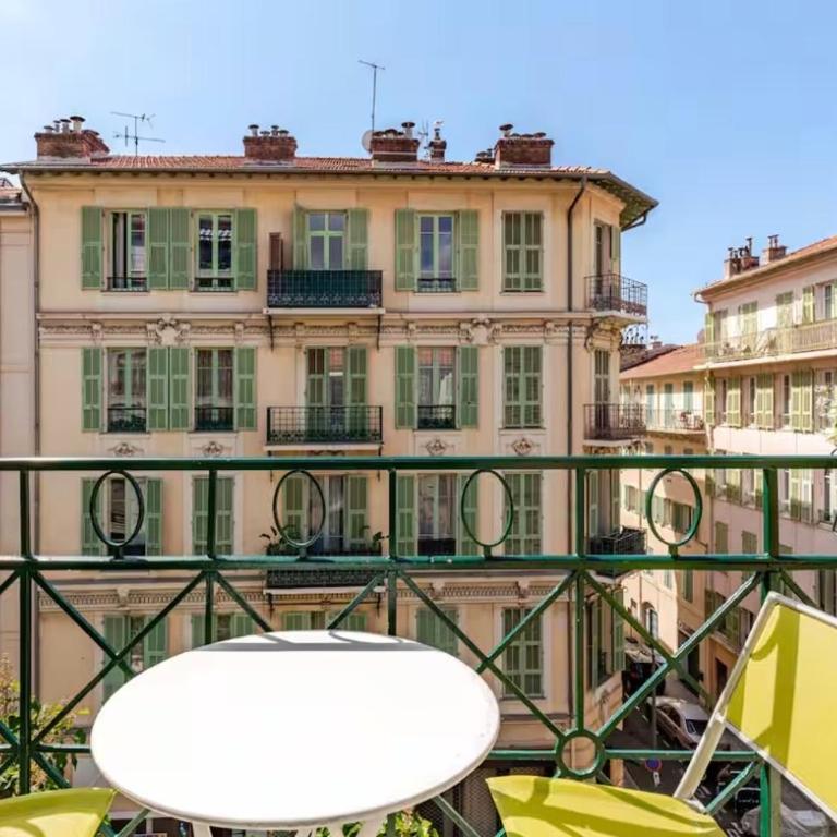 French Riviera Escapade - Steps from the Beach - Appartement avec Vue et Balcon - 6