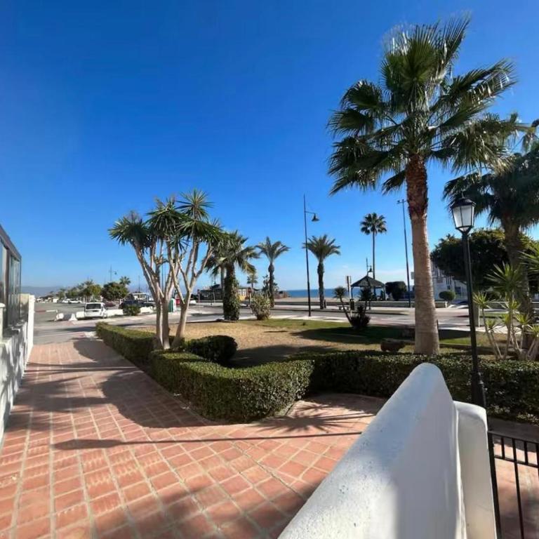Casa de playa los Alamos Andra - Four-Bedroom House - 45