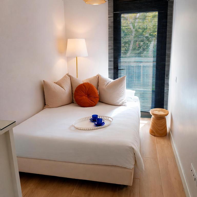 Barcelona Mediterranean Apartments - Two-Bedroom Apartment with Balcony - 5