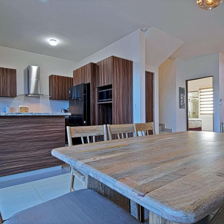 Luxury Family Communal Pool Terraces City Views - Family Room - 6