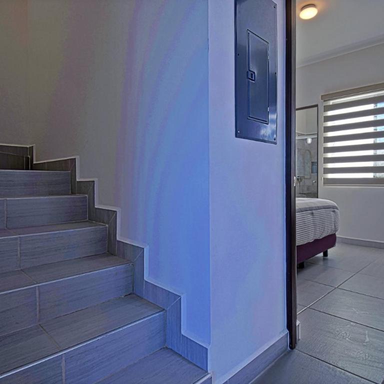 Luxury Family Communal Pool Terraces City Views - Family Room - 10