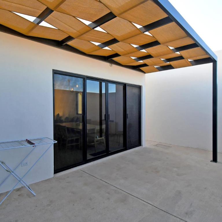 Luxury Family Communal Pool Terraces City Views - Family Room - 15