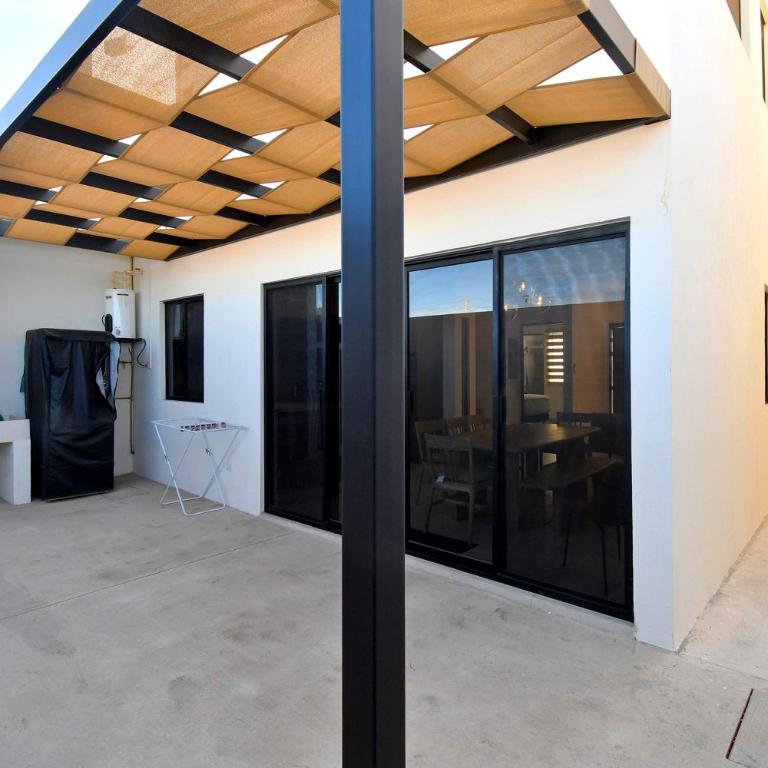 Luxury Family Communal Pool Terraces City Views - Family Room - 14