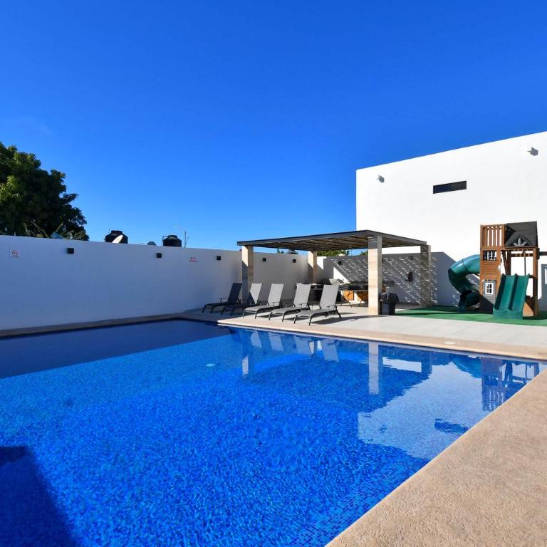 Luxury Family Communal Pool Terraces City Views - Family Room - 18