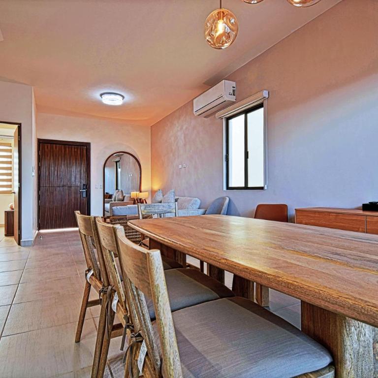 Luxury Family Communal Pool Terraces City Views - Family Room - 25