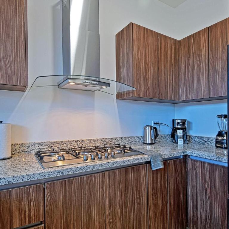 Luxury Family Communal Pool Terraces City Views - Family Room - 27