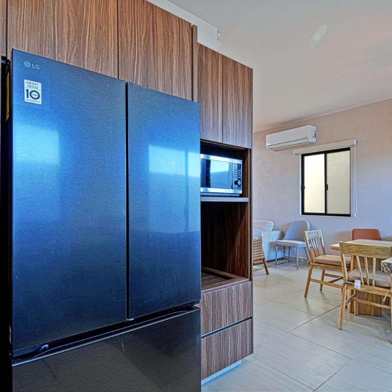 Luxury Family Communal Pool Terraces City Views - Family Room - 28