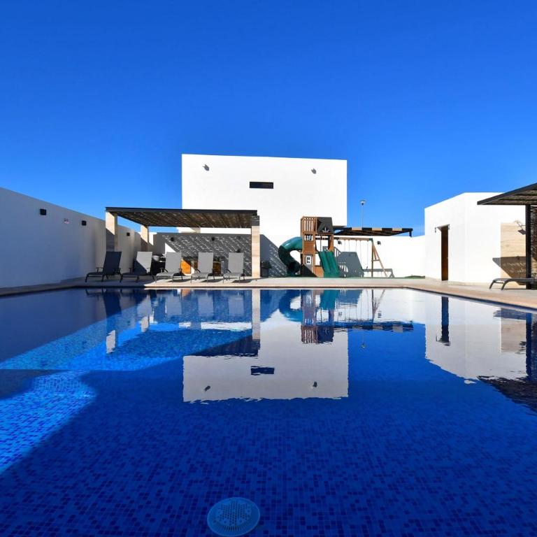Luxury Family Communal Pool Terraces City Views - Family Room - 40