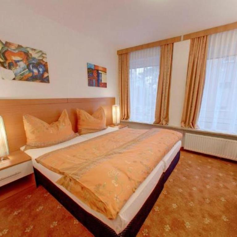 Evido Rooms - Deluxe Dreibettzimmer - 2