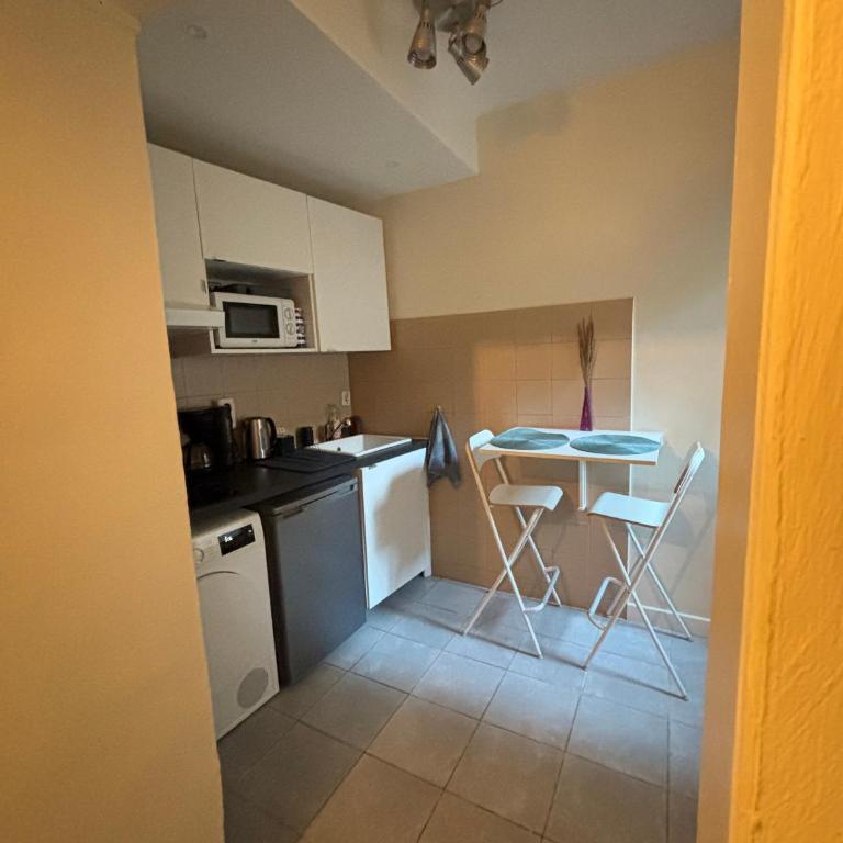 Spacious studio on the edge of the historic center - Apartment mit 1 Schlafzimmer - 55