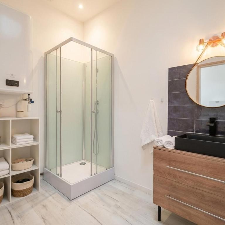 2 maisons réunies de plain-pied 6 chambres hypercentre et à 300 m de la plage Accueil humain - Villa - 18
