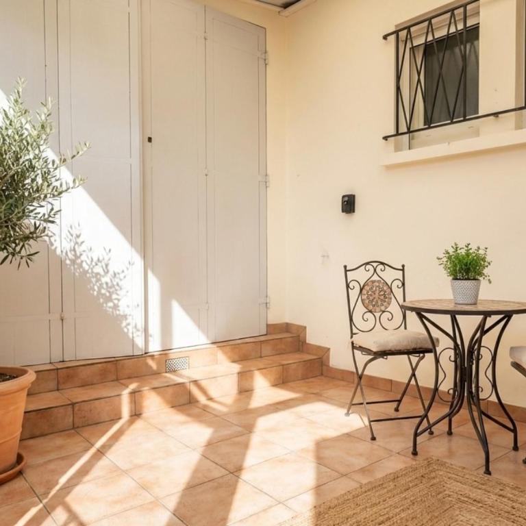 Maison plain pied hyper centre avec véranda 5 min à pied plage Royan 3 chambres - Villa 3 Chambres - 7