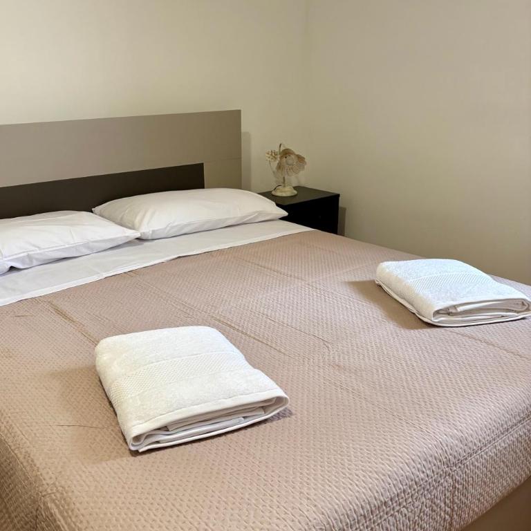 Casa Angelica - Two-Bedroom Apartment - 10