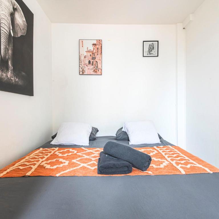 LYS - Idéal pour familles & amis - Hypercentre - Vue Fontaine Subé et Cathédrale - Wifi - Machine à laver - Gare, Cathédrale de Reims, Commerces, Restaurants & Transports en commun accessibles à pied en moins de 10 minutes - Appartamento Deluxe con 2 Camere da Letto - 15