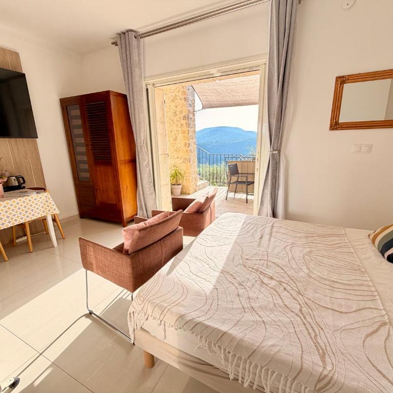 Villa Grand Baie - Studio "Mimosa" with Partial Sea View - 2