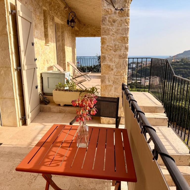 Villa Grand Baie - Studio "Mimosa" with Partial Sea View - 4