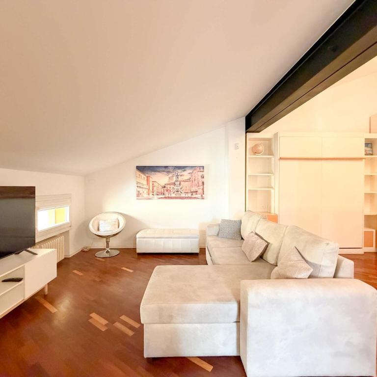 Homeby, Casa Piazza Maggiore - Apartment - 1