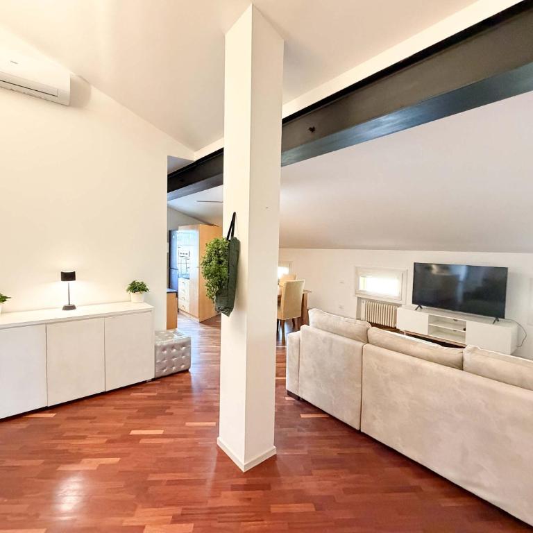 Homeby, Casa Piazza Maggiore - Apartment - 11