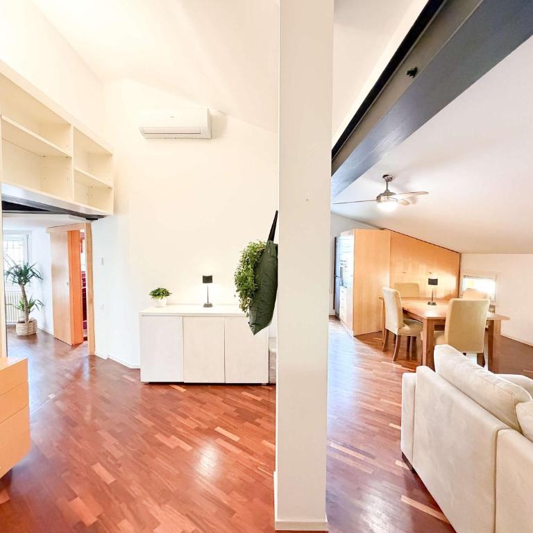 Homeby, Casa Piazza Maggiore - Apartment - 12