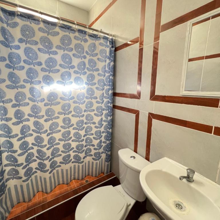 HOSPEDAJE welcome paracas - Habitación Doble con baño privado - 10