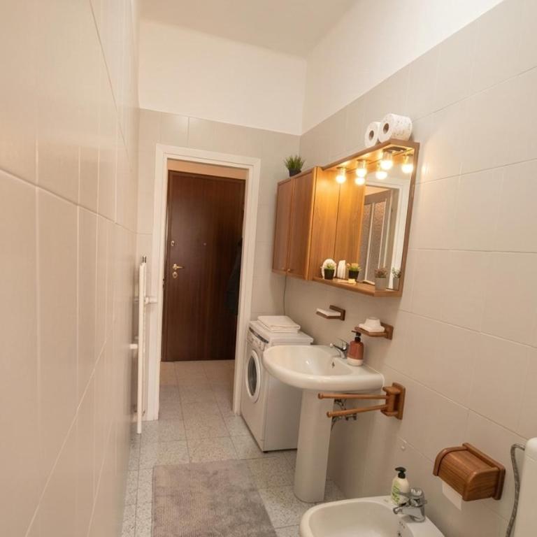 Intero appartamento luminoso e accogliente ! - One-Bedroom Apartment - 7