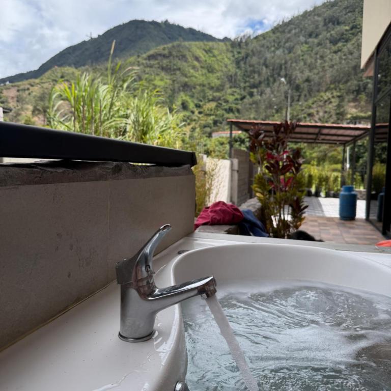 Relajate en una TinyHouse privada en Baños de Agua Santa con Jacuzzi y vistas increíbles - Two-Bedroom House - 2