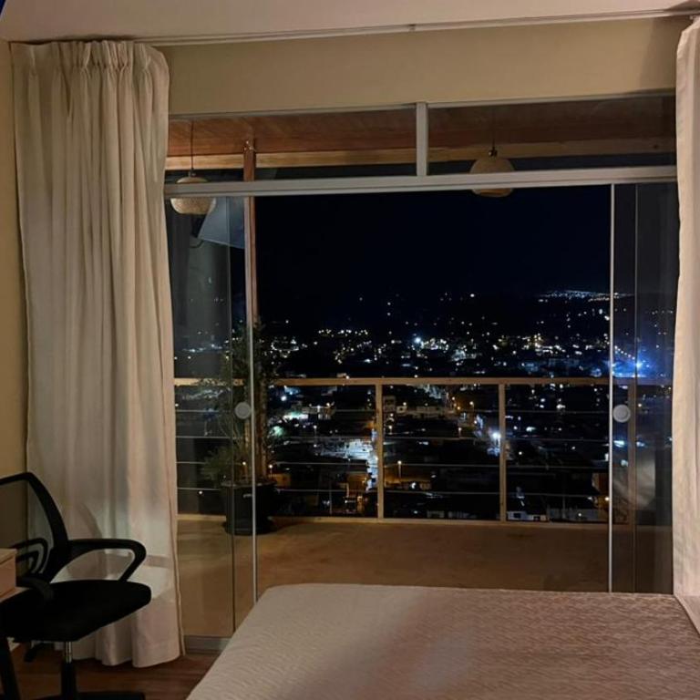 DEPA DE 90m2 A 10 MINUTOS DEL CENTRO - Two-Bedroom Apartment with Terrace and Sea View - 24